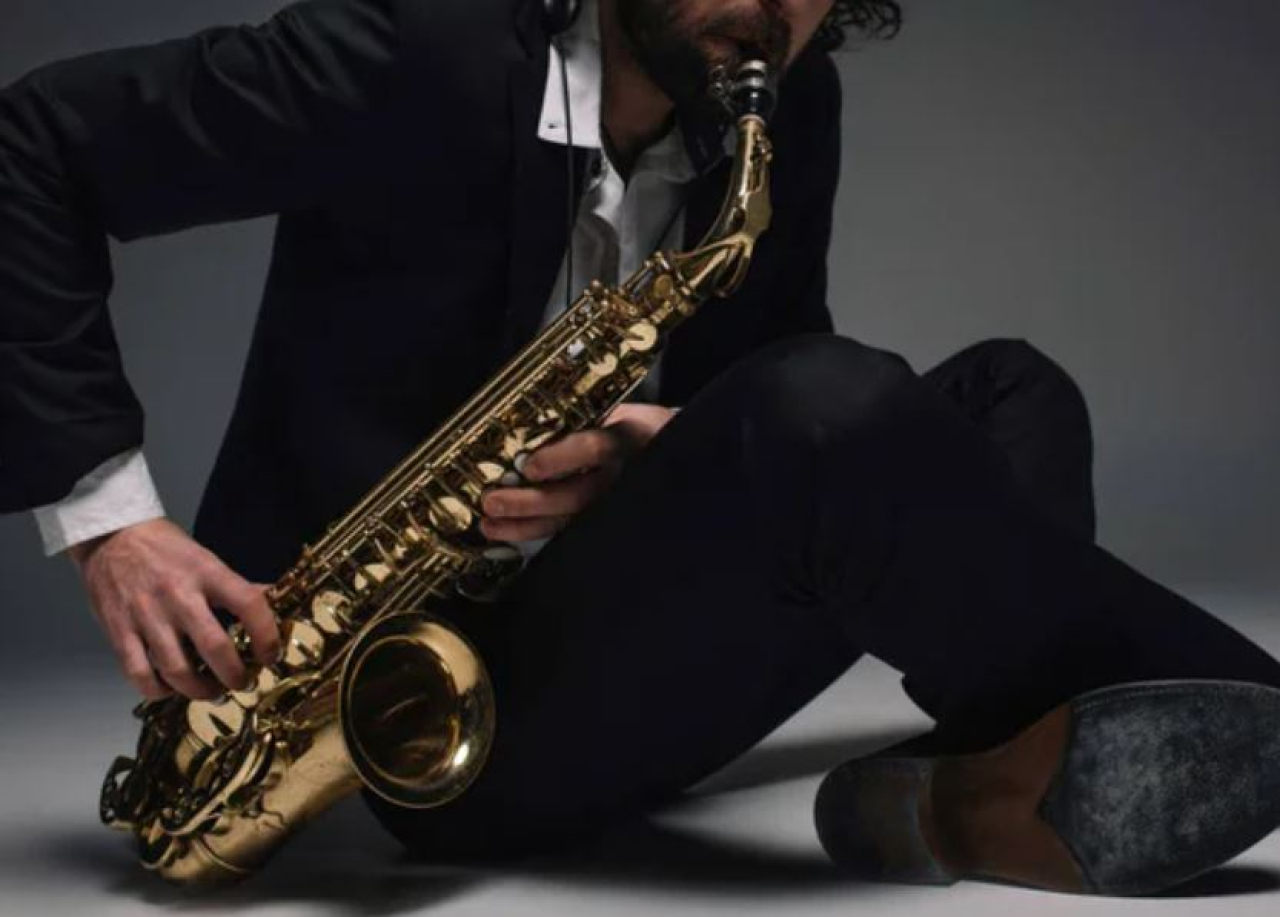 Что общего у саксофона и подсвечника