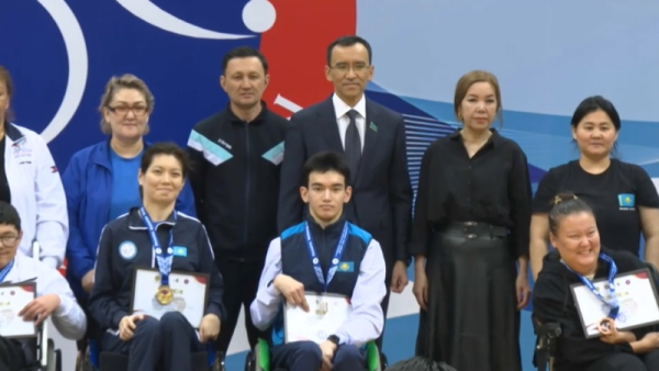 Ашимбаев вручил награды победителям турнира по бочча