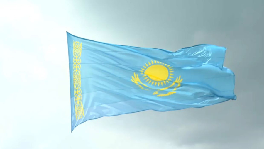 Әлемдік рекорд: Павлодарда көк туымыз 180 метрлік биікке көтерілді