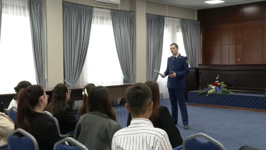 Болашақ заңгерлер Астана қаласы прокуратурасының жұмысымен танысты