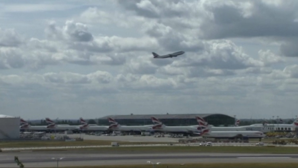 Риск столкновений самолетов с космическим мусором растет ежегодно