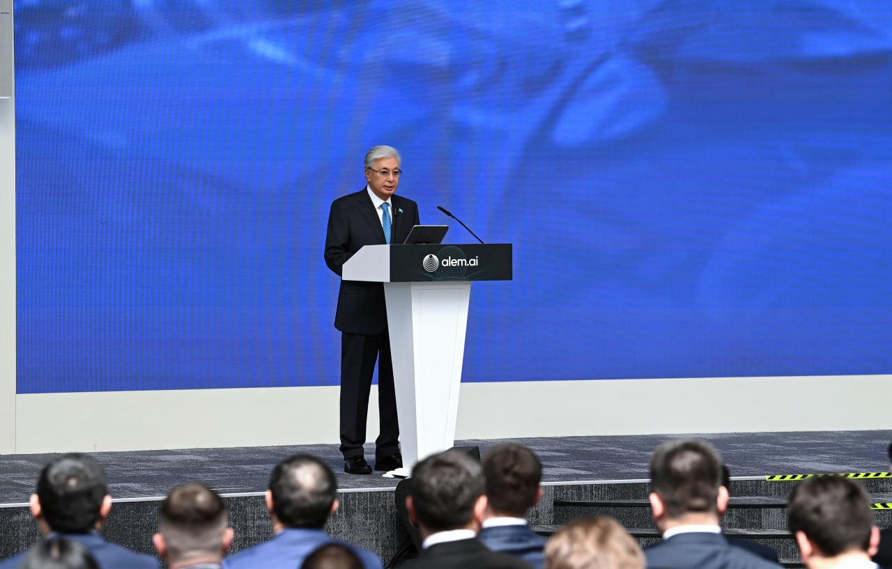 Президент отметил масштабные реформы на награждении AI-конкурсов