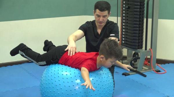 «Қазақстан халқына» қоры ауыр дертке шалдыққан 300-ге жуық балаға көмектесті