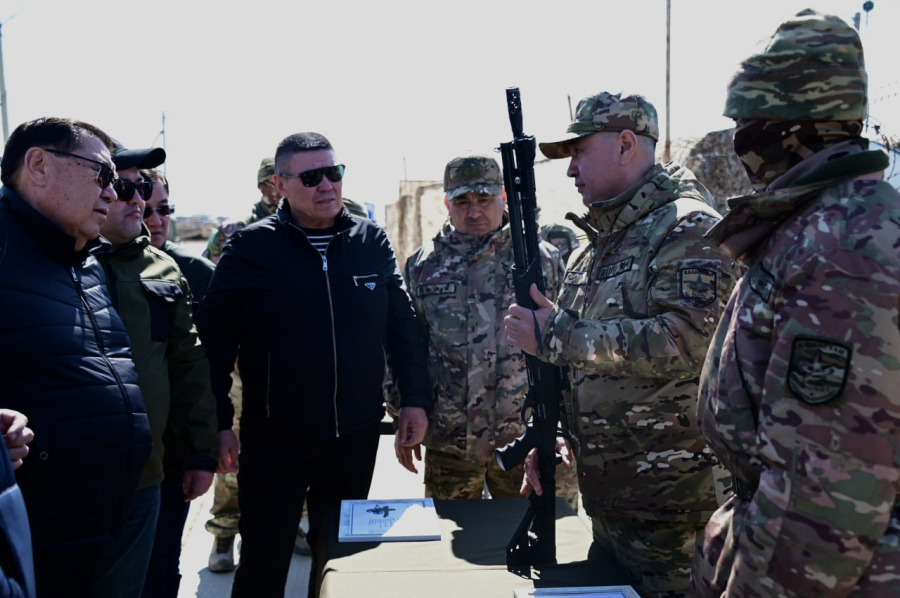 Депутаты посетили полевой лагерь в Астане