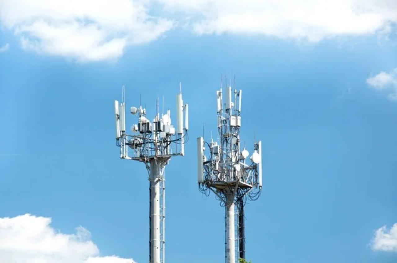 Опасен ли 5G для здоровья? Казахстанские учёные изучили более 255 исследований