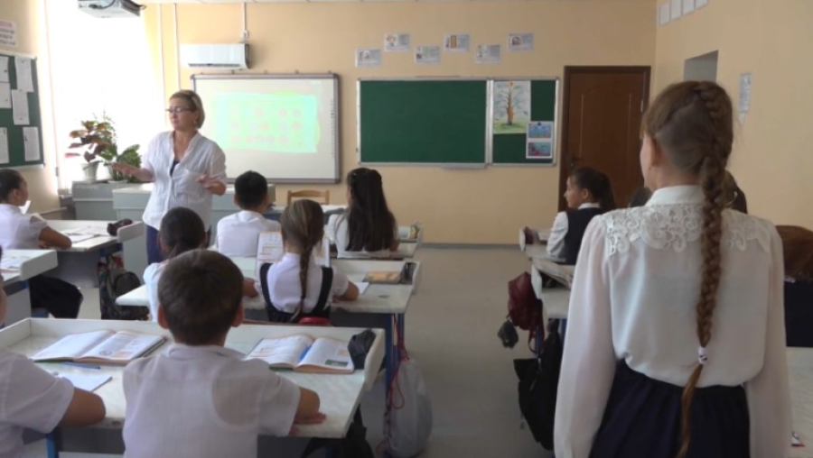 Родителей в Казахстане будут штрафовать за неуважение к учителям