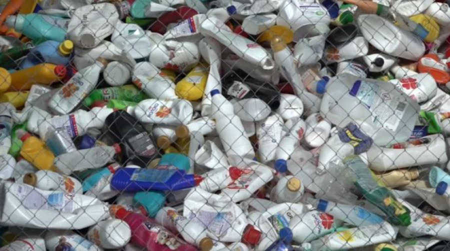 Завод по переработке пластиковых отходов запускают в Атырау