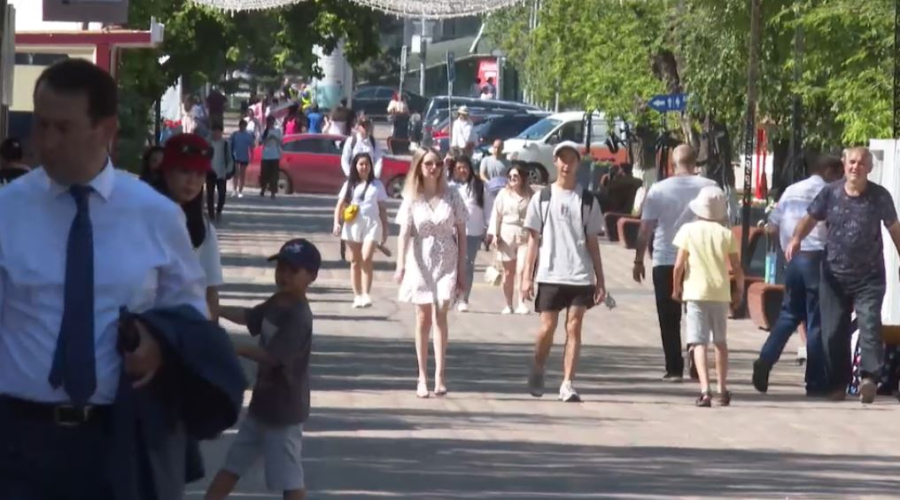 Сколько казахстанцы тратят на астрологов и гадалок