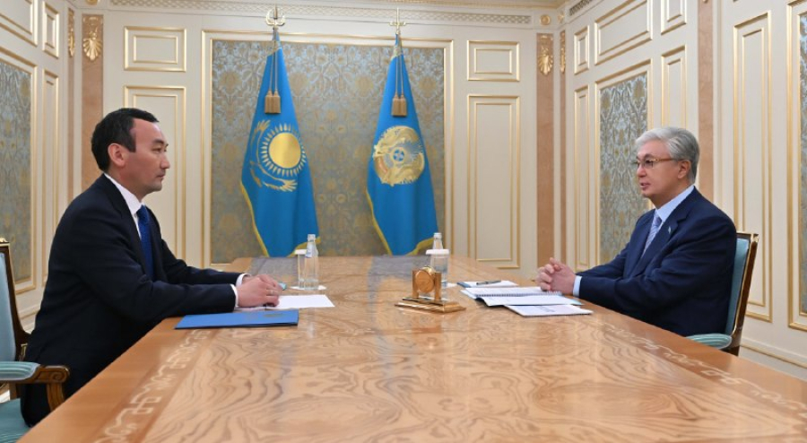 Мемлекет басшысы Ұлытау облысының әкімі Есет Байкенді қабылдады