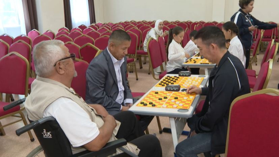 Городской чемпионат по шашкам стартовал в Астане