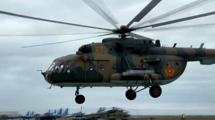 Учебно-тренировочные полёты провели военные лётчики Актау