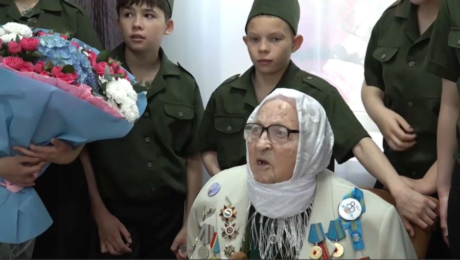 Соғыс кезінде құпия бұйрықтарды қабылдаған байланысшы қария естелігімен бөлісті