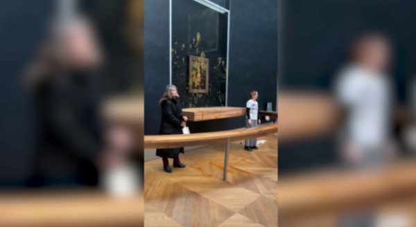 «Мона Лиза» суретінің үстіне сорпа төкті