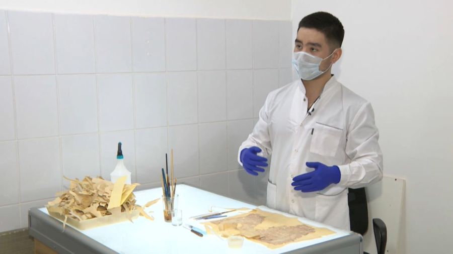 Құнды кітаптардың 2 мыңға жуық парағы қалпына келтірілді