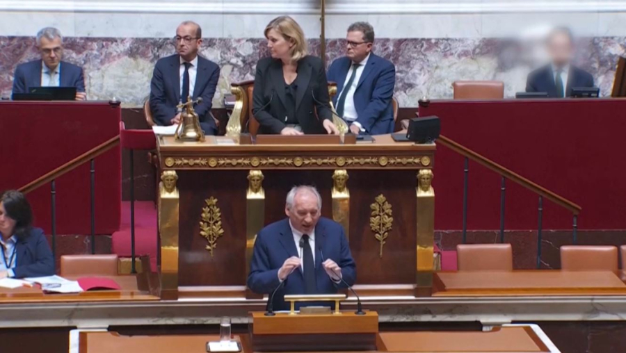 Францияда жаңа премьер отставкаға кетті