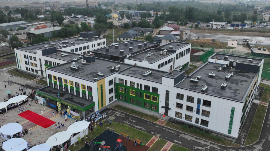 Школы с робототехникой и обновленные вокзалы: что появилось в регионах Казахстана