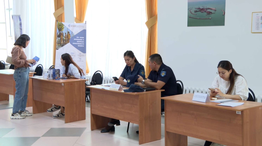 Атырауда жастарға арналған бос орындар жәрмеңкесі өтті