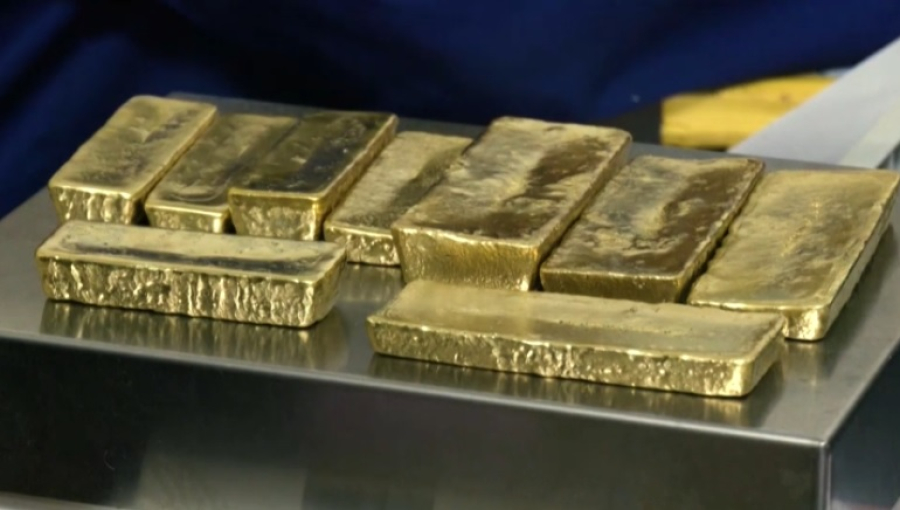 Цена золота впервые превысила $4 тысячи за унцию