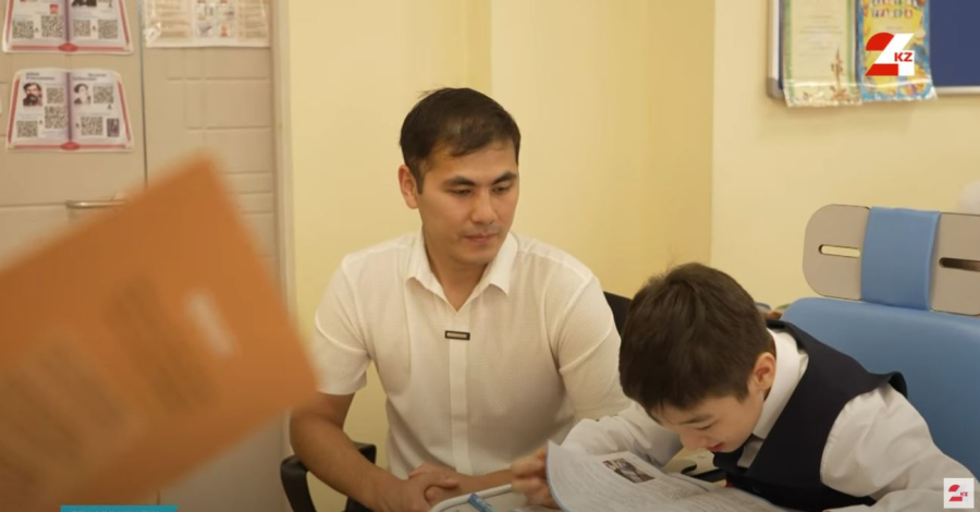 Талабымен, талантымен талайды тәнті етіп жүрген Абдуллатиф