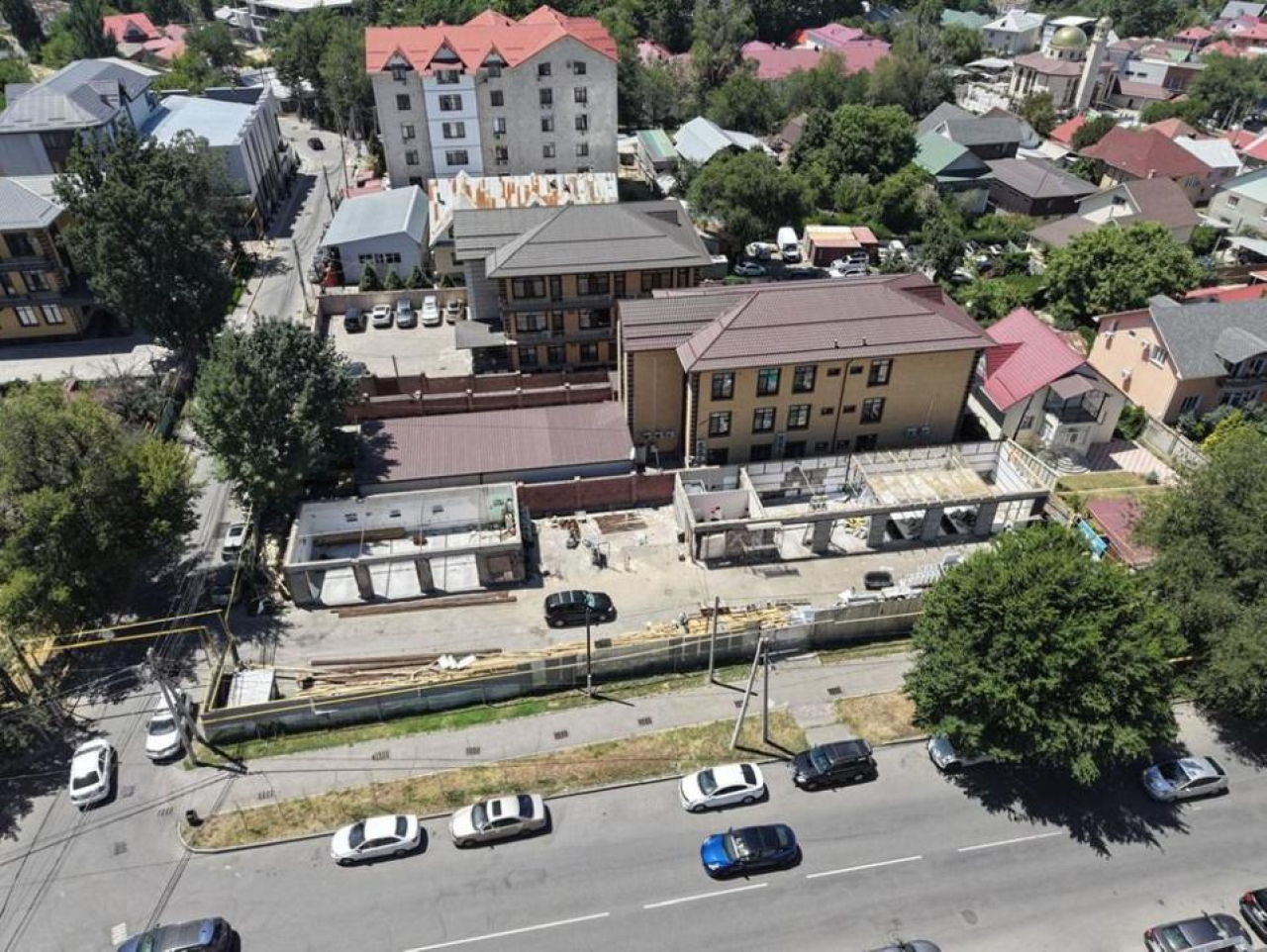 Очередная автомойка ушла под снос в Алматы