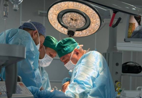 Врачи Павлодара провели уникальную хирургическую операцию на сердце и почку