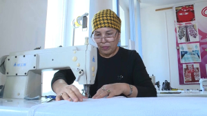 Жительница Актюбинской области открыла швейных цех и приняла на работу людей с инвалидностью