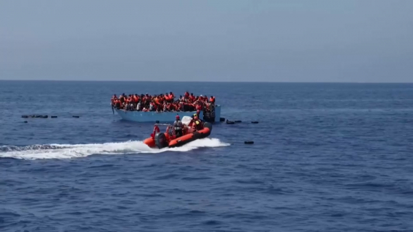 110 мигрантов спасли недалеко от итальянского острова Лампедуза