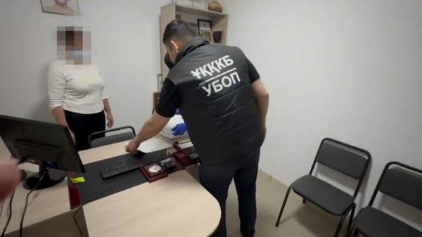 Қарағанды облысында қылмыстық топ адамдардың пәтерлерін тартып алып отырған