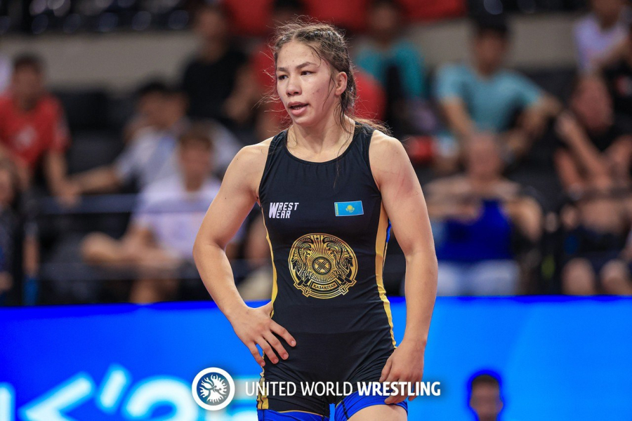 Казахстанка завоевала золото юношеского ЧМ по женской борьбе
