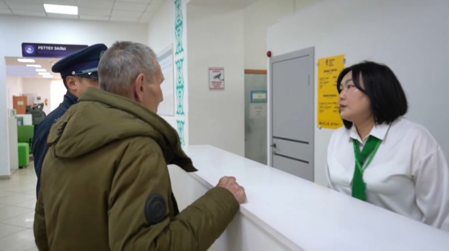 Казахстанец 34 года прожил без документов