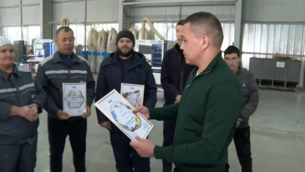На предприятиях Шымкента поблагодарили друг друга за труд
