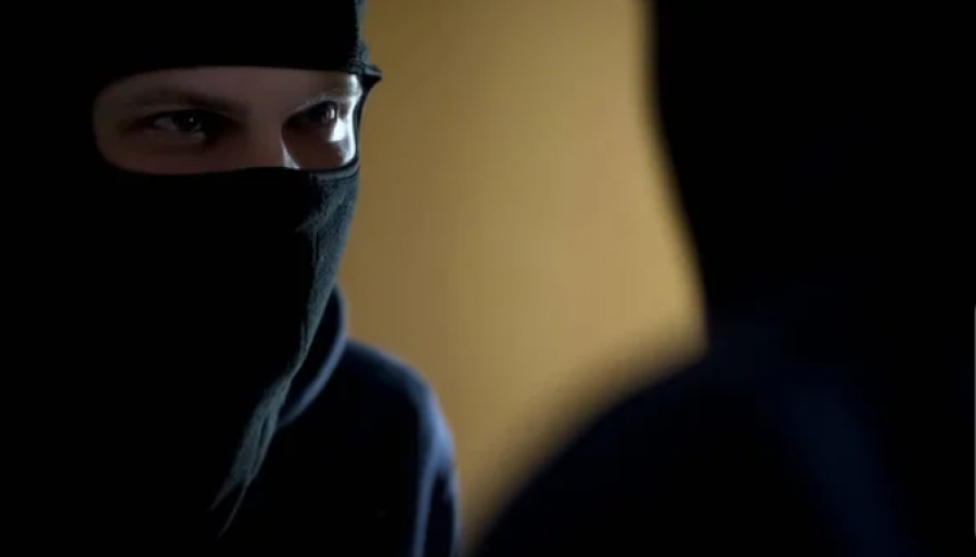 С 12 июля запрещена одежда, скрывающая лицо – Полиция