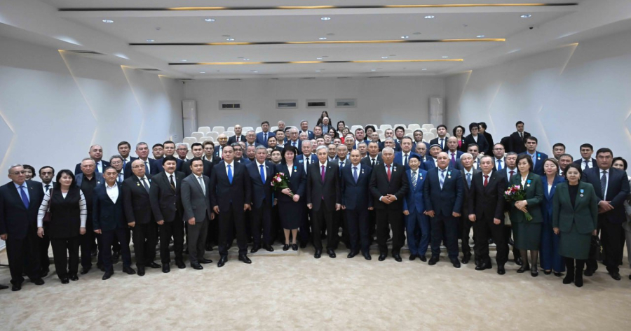 Президент вручил госнаграды жителям Жамбылской области