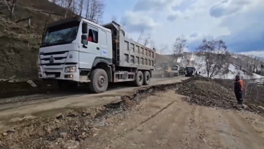 За 16 часов восстановили отрезок республиканской трассы в ВКО