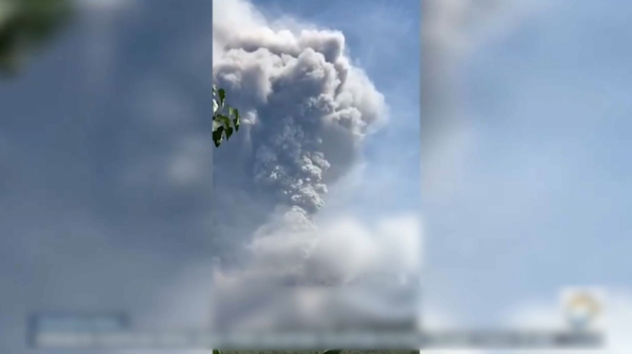 Вулкан Левотоби Лаки-Лаки активизировался в Индонезии