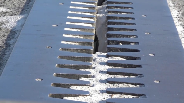 Дефекты моста в Семее осмотрят алматинские специалисты