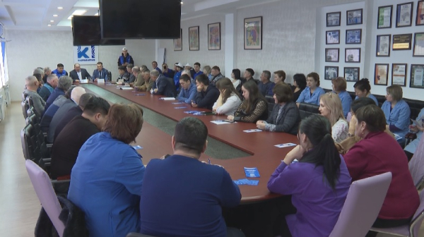 Кандидаты от партии Aq jol пообщались с трудовыми коллективами