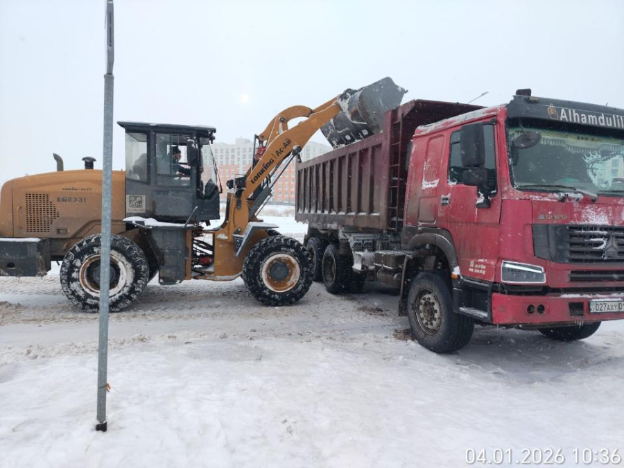 Астанада тәулік бойы қар тазалау жұмыстары жалғасып жатыр