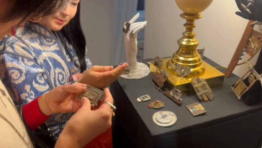 Выставка казахстанского ювелира проходит в Брюсселе