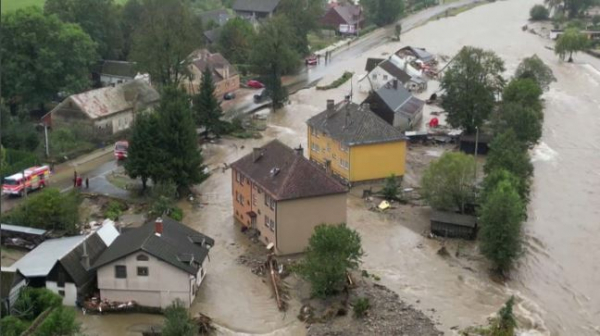 Чехияда тұрғындар қауіпсіз жерге көшірілді