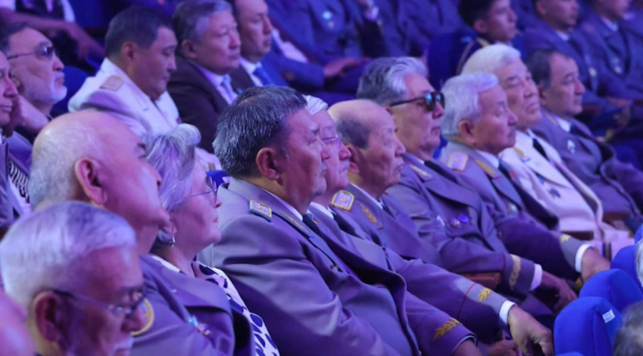 Первый космонавт Казахстана отметил 80-летие