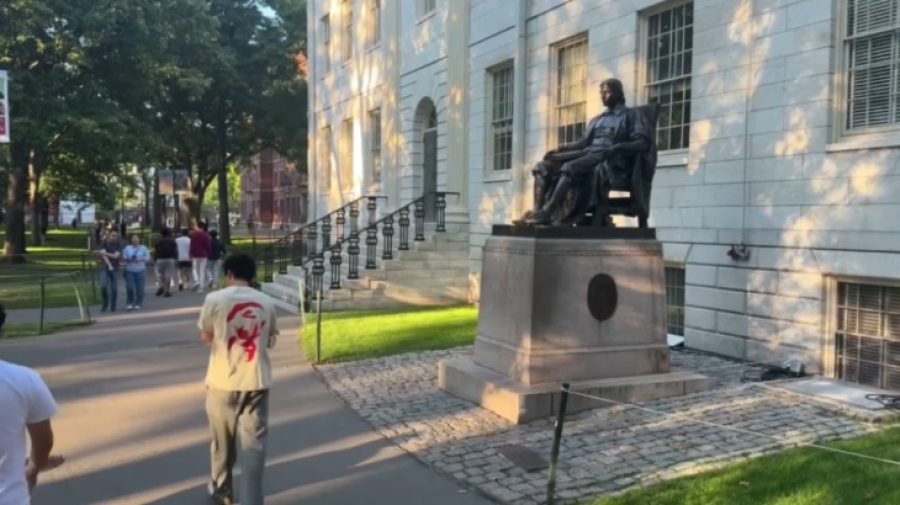 Суд в США разблокировал гранты Гарварда