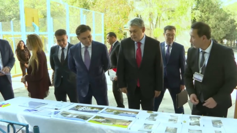 Вице-премьер посетил соцобъекты в Шымкенте