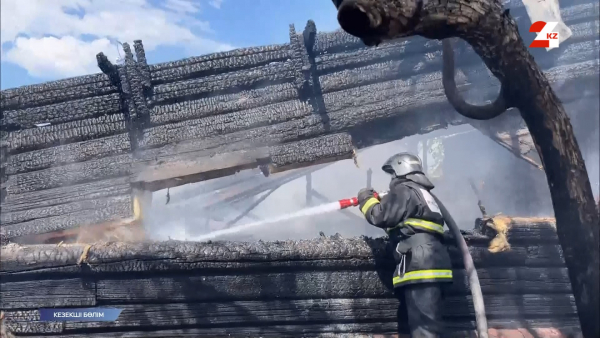 Петропавлда 95 жастағы зейнеткер газ баллонымен өз үйін жарып жіберді