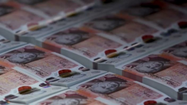 В Великобритании выпустили в обращение банкноты с Чарльзом III