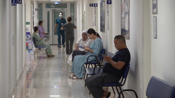 Врачи из Астаны и Алматы проводят бесплатные медицинские консультации в Актау