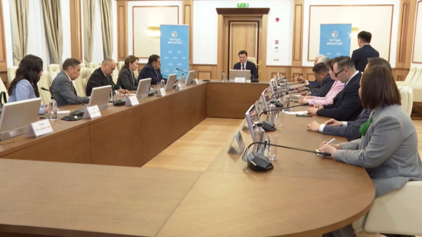 Мемлекеттік кеңесші Ұлттық құрылтайдың бірқатар мүшесімен кездесті