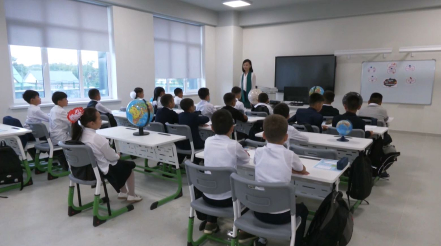 Проблема трёхсменных школ в Алматинской области решится до 2026 года