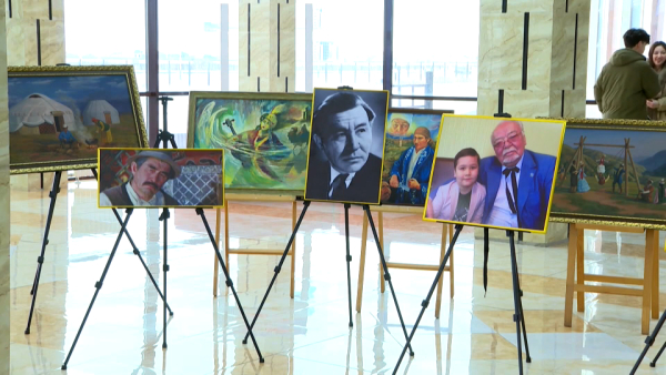 Как празднуют юбилей Шакена Айманова в Кызылорде