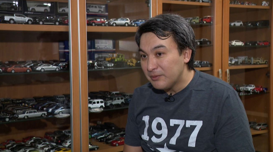 Алматинец собрал уникальную коллекцию сувенирных машинок